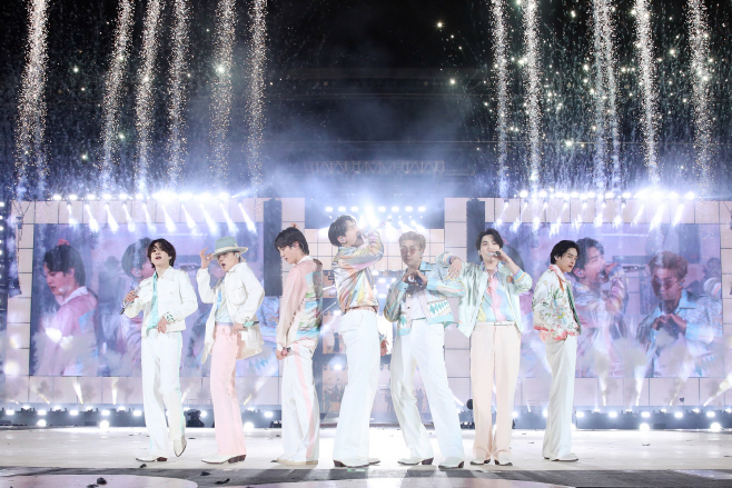 방탄소년단_BTS PERMISSION TO DANCE ON STAGE - SEOUL_단체(3)
