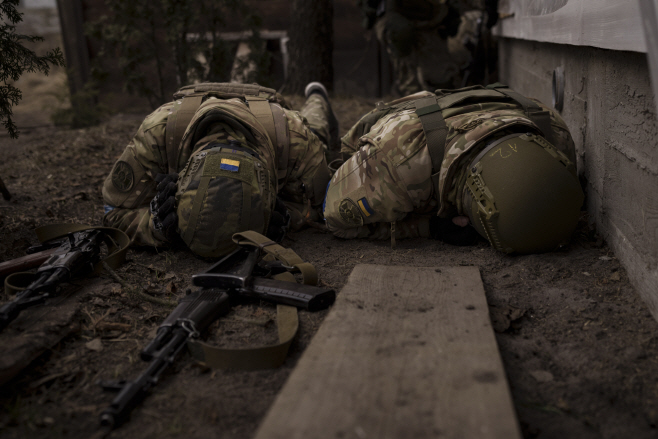 Russia Ukraine War Day In Photos <YONHAP NO-3771> (AP)