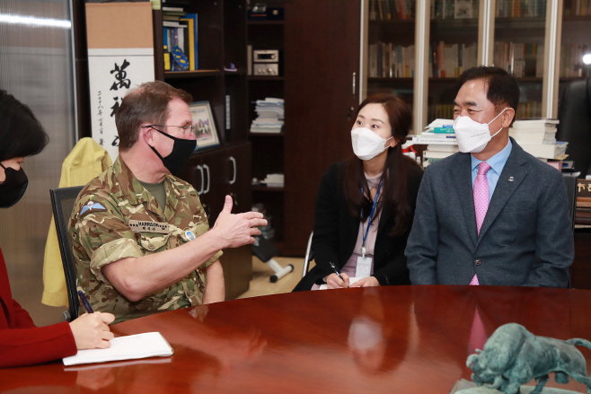 정장선 평택시장 유엔군사령부 부사령관 환담