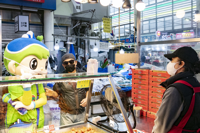 평택시 홍보대사 가수 박상민 상인 여러분 힘내세요!