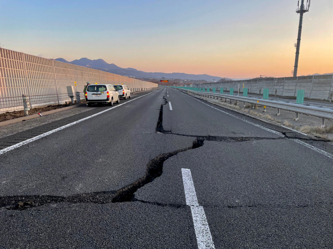 JAPAN-QUAKE <YONHAP NO-2549> (AFP)