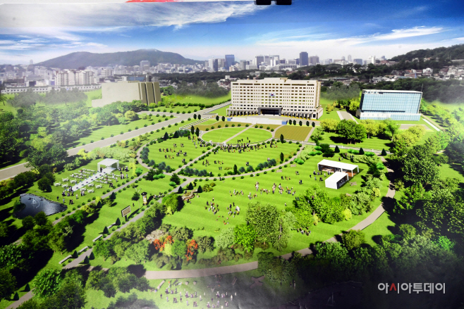 [포토] 윤석열 당선인이 공개한 용산 국방부 청사 이전 조감도