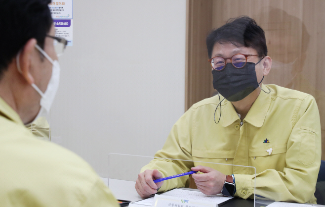 금융위_211221_코로나19 방역 현장방문 _2