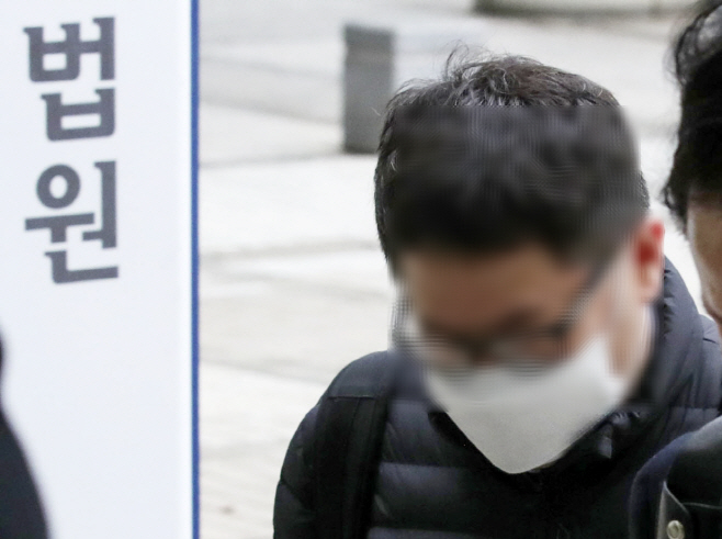 속행공판 출석하는 정영학 회계사