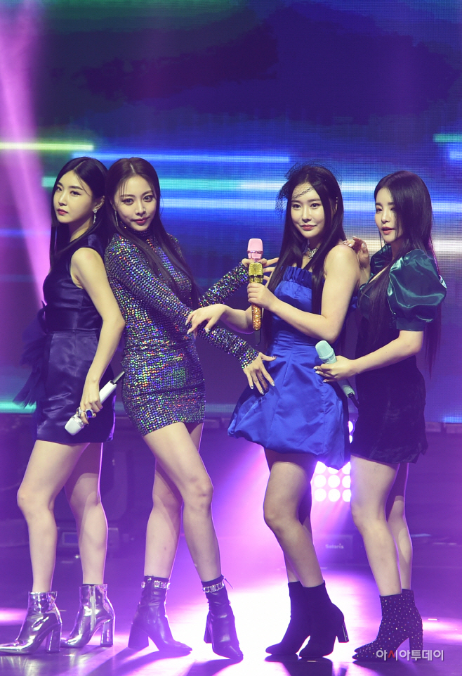 [포토] 브레이브걸스 무대 `땡큐`