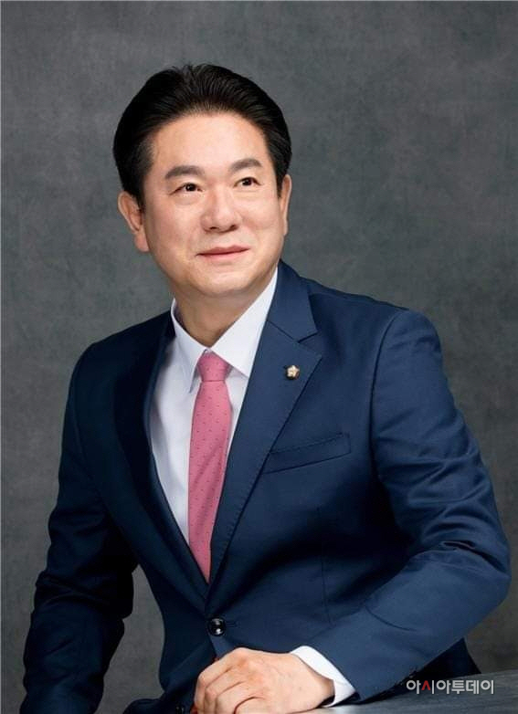 이동섭 전 국민의당 국회의원(현 국기원장)