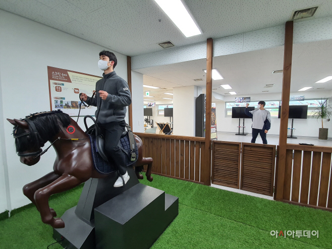 7.안산시 e-스포츠 경기장, 새 단장 마치고 확대 개관 (2)