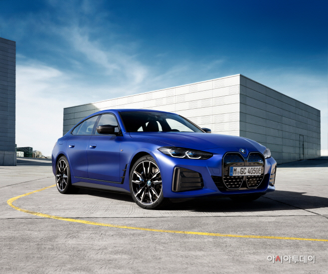 (사진1) BMW i4 정측면