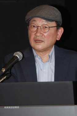 재임명된 윤범모 관장<YONHAP NO-2542>