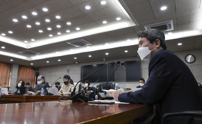 마지막 출입기자단 간담회 갖는 이인영 장관