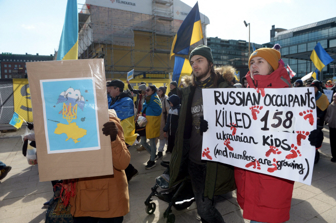 FINLAND-UKRAINE-RUSSIA-CONFLICT-DEMO <YONHAP NO-5676> (AFP)