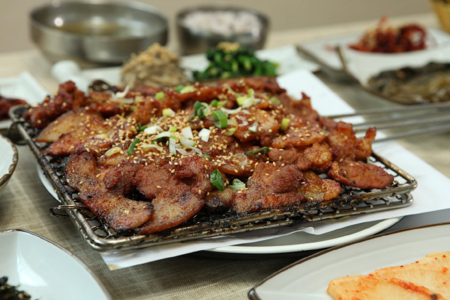 석곡흑돼지 석쇠구이
