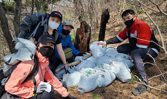 산양먹이주기행사