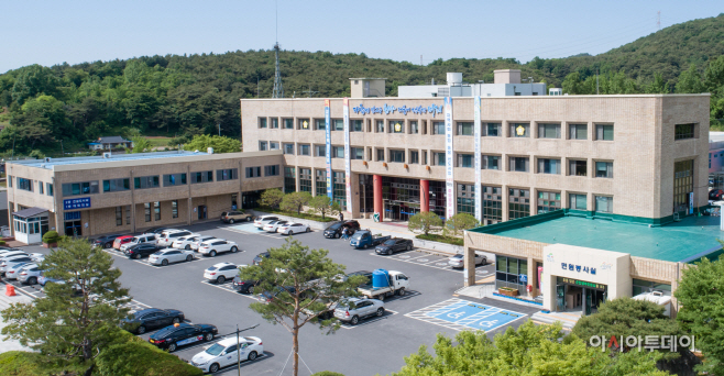 청양군 고용률 79.3% 4년 연속 충남 1위-청양군청사