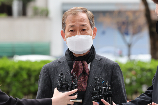 답변하는 김인철 사회부총리 후보자
