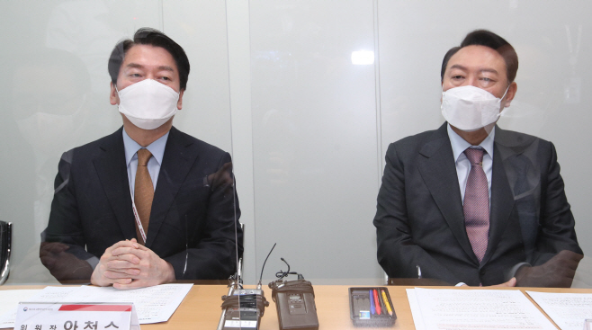 발언하는 윤석열 당선인