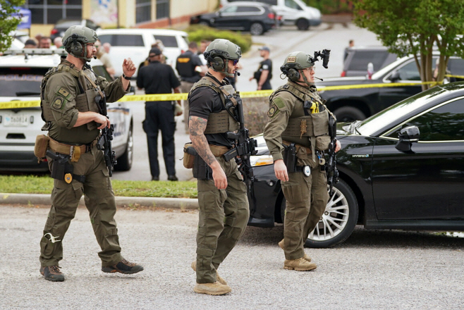 Mall Shooting South Carolina <YONHAP NO-2059> (AP)