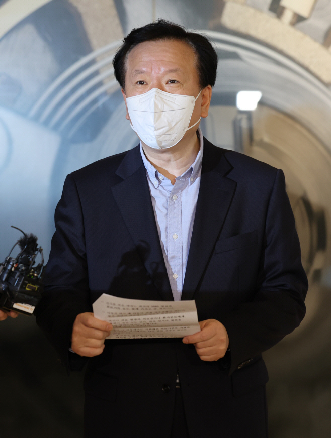 입장 밝히는 정호영 보건복지부 장관 후보자<YONHAP NO-2874>