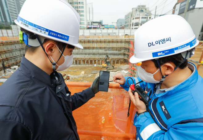 사진2 어깨동무M 현장 작업지시 기능