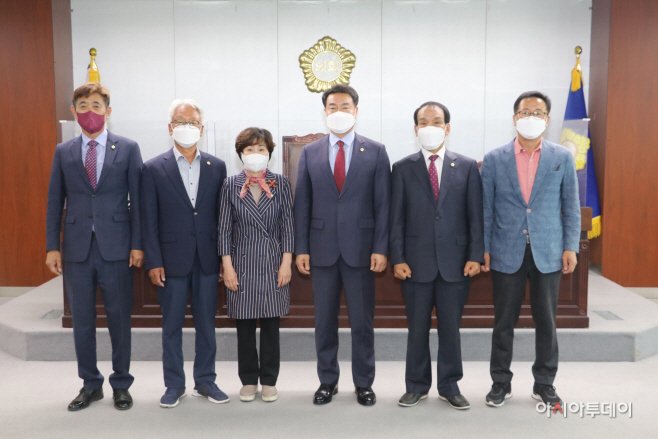 청도군의회,제8대 후반기 의장 보궐선거