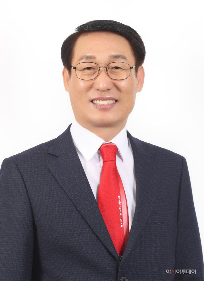이용록 홍성군수 예비후보 사진 (1)