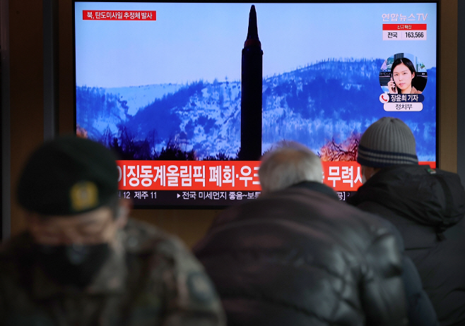 북, 우크라 사태속 탄도미사일 발사<YONHAP NO-4368>