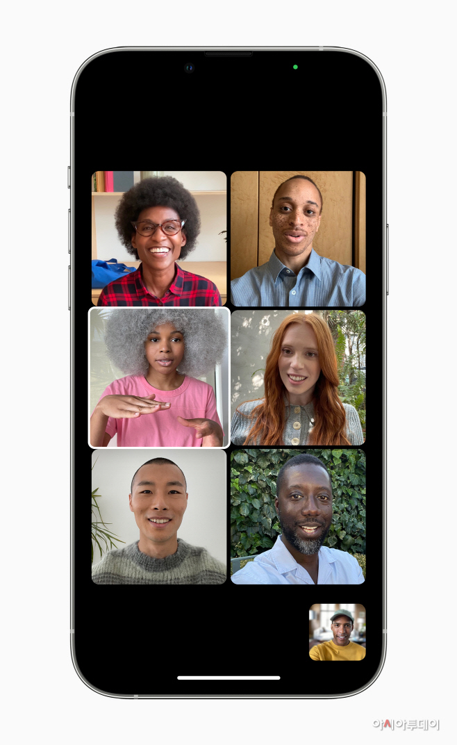 Apple_iPhone-13-Pro_FaceTime_09142021