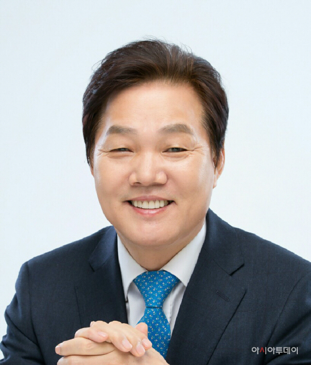 박완수 명함판 사진