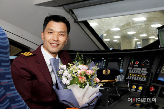 SR 손순호 기장 SRT 80만km 무사고운전 달성 (1)