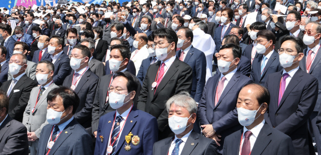 대통령 취임식 참석한 기업인들<YONHAP NO-3184>