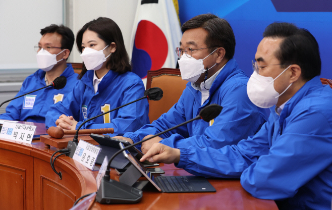 발언하는 민주당 윤호중 공동상임선대위원장