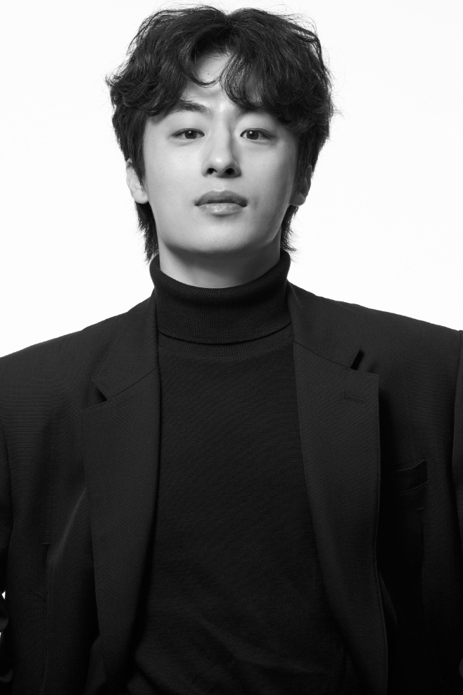 구교환