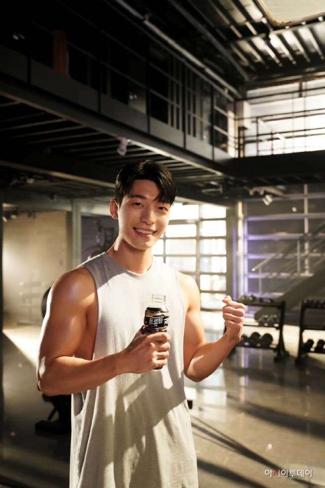 [코카-콜라사] 파워에이드 프로틴 모델_위하준 1