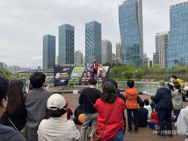 220607 관련 사진 1(지난 4월말 스파크페스티벌 문화공연 모습)