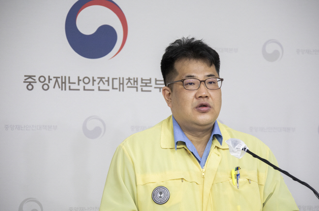 정례브리핑하는 손영래 반장<YONHAP NO-2906>