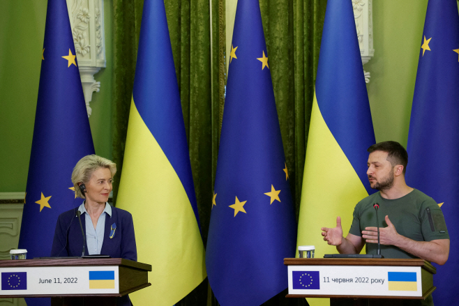 UKRAINE-CRISIS/EU-ZELENSKIY