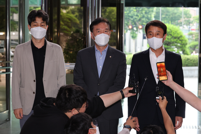 민주당, 양산 사저 앞 시위 대응 경찰청 항의 방문