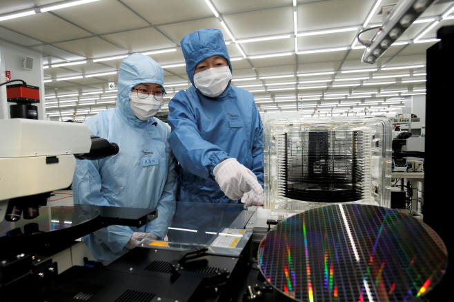 박정원 회장 두산테스나 방문