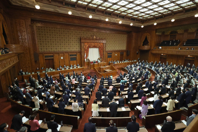 JAPAN-POLITICS-LAW <YONHAP NO-4000> (AFP)