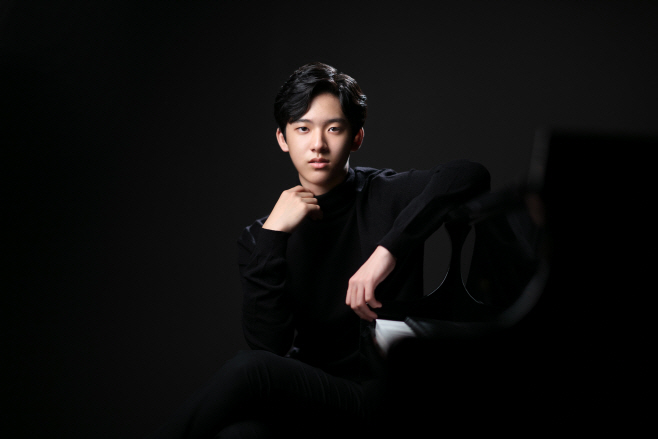 [연주자 사진] 임윤찬 Piano (c)Estro Studio