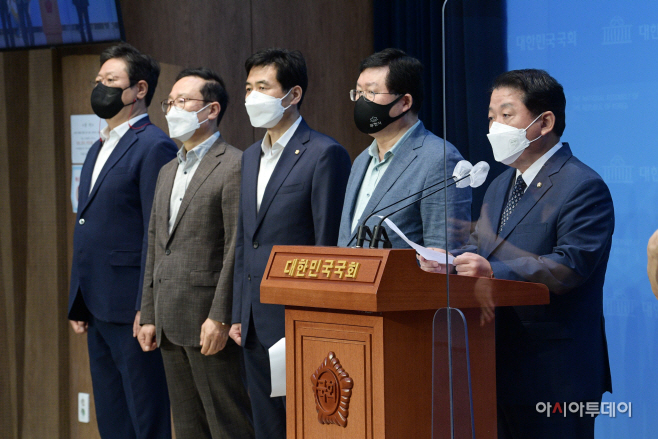 [포토] 민주당 전반기 국방위원들 '서해 피살 공무원 관련 기자회견'