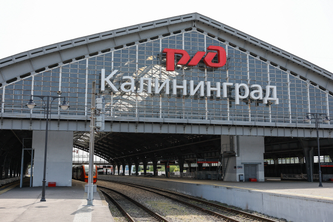Lithuania bans rail transit of sanctioned goods with Russia's Kaliningrad