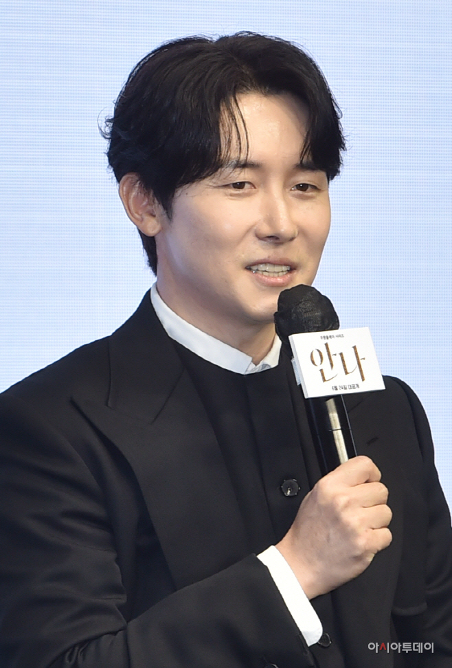 [포토] 인사말하는 김준한