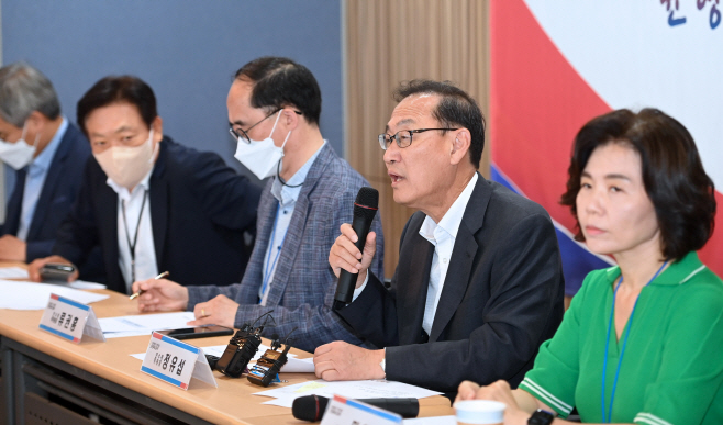 정유섭 위원장 주재 기자간담회 (2)