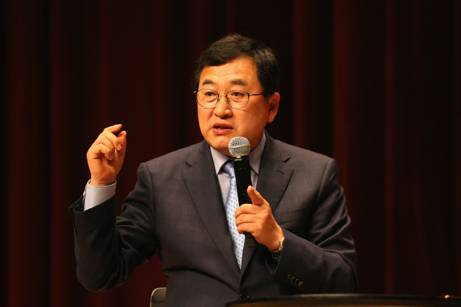 지난 17일 경주 화랑마을에서 열린 2025 APEC 정상회의 경주 유