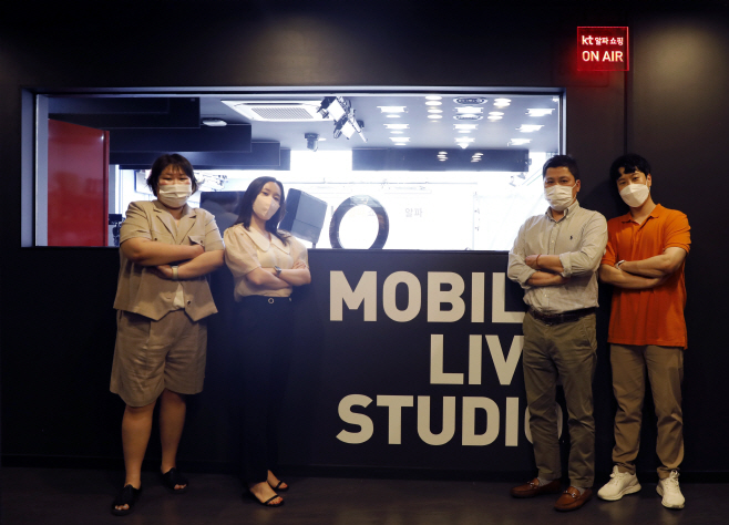 1-2. KT알파 쇼핑 인터뷰 사진_단체메인