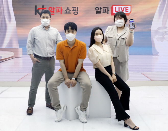 1-1. KT알파 쇼핑 인터뷰 사진_단체메인