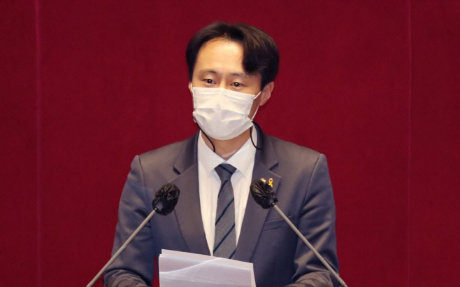 2021092201001926400112511