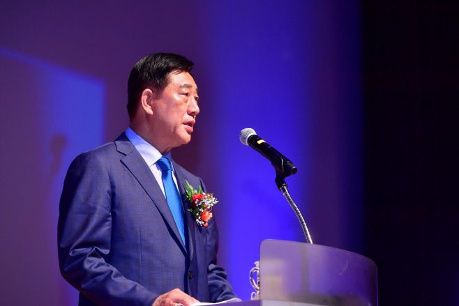 취임사 중인 김한종 장성군수