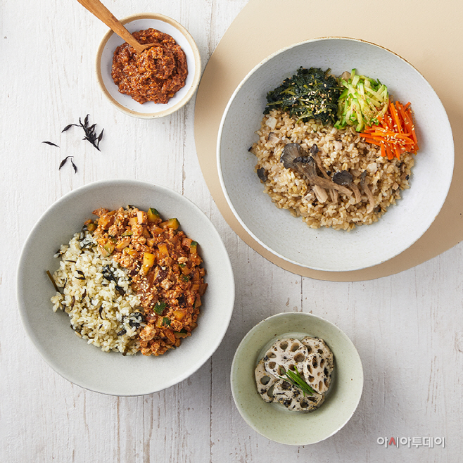 그리팅 베지라이프_순두부강된장녹차해초밥과 호두고추장비빔밥